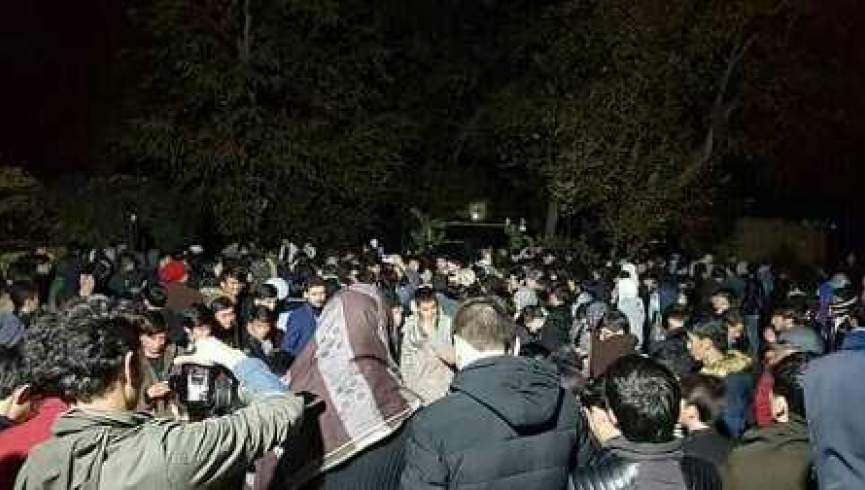 صدها نفر در کابل در واکنش به حمله طالبان به مناطق مرکزی دست به تظاهرات زدند