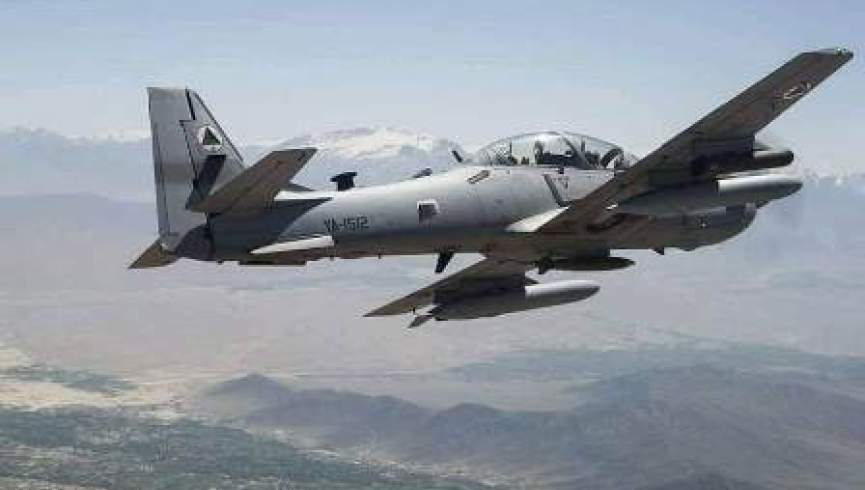 در حمله هوایی به تجمع طالبان در بلخ 26 مخالف مسلح شدند
