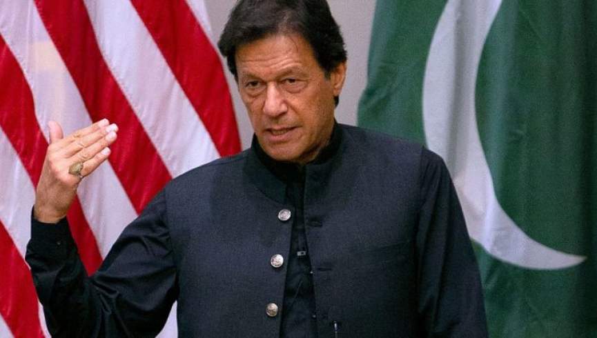 عمران خان له ټرمپ غوښتي، چې له طالبانو سره خبرې بیا پیل شي