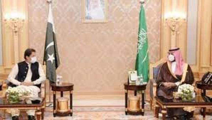 عمران خان و بن سلمان در ریاض دیدار کردند/ توافقات تجاری و وضعیت افغانستان محوریت گفتگو بود