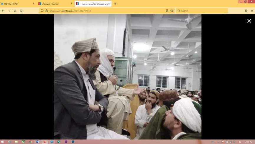 وزیر تحصیلات طالبان از مدرسه حقانیه پاکستان بازدید کرد