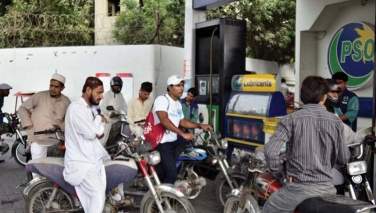 بهای پترول در پاکستان برای بار سوم در 20 روز گذشته افزایش یافت