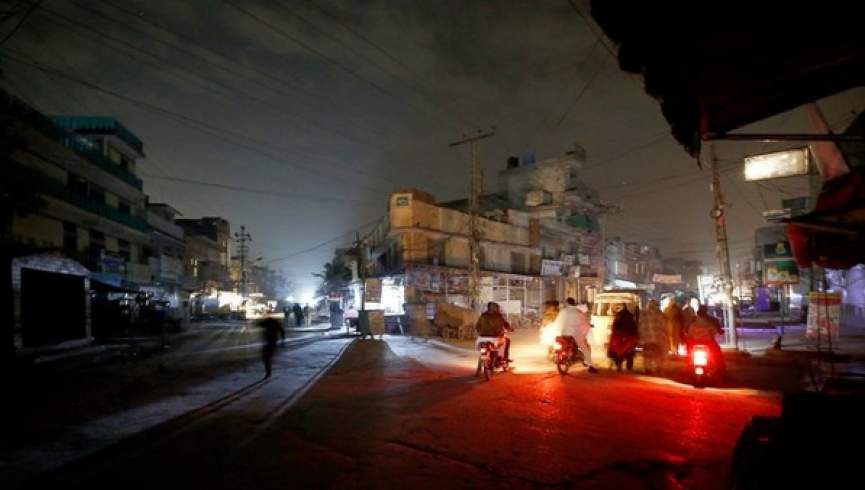 سرما و قطعی برق بیش از 200 میلیون نفر در پاکستان