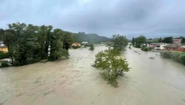 بارش شدید باران و سیل در ایتالیا جان ۱۳ تن را گرفت