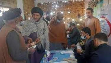 په ۴۰۰ کندهاري کورنیو د سرې میاشتې نغدي مرستې و وېشل وشې