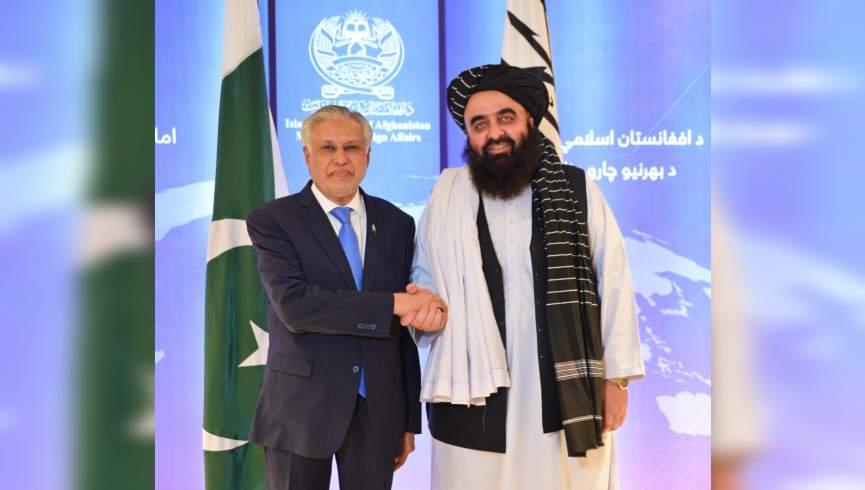 دیدار دار و متقی در کابل؛ طالبان و پاکستان متعهد به صلح و حل مسائل از طریق گفت‌وگو شدند