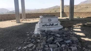طالبان سنگ مزار سیدحسین انوری، از رهبران جهاد افغانستان را شکستند