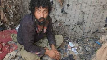 خوست کې یو کس د کورنۍ د اوسپنې له پنجرې څخه خوشې شو