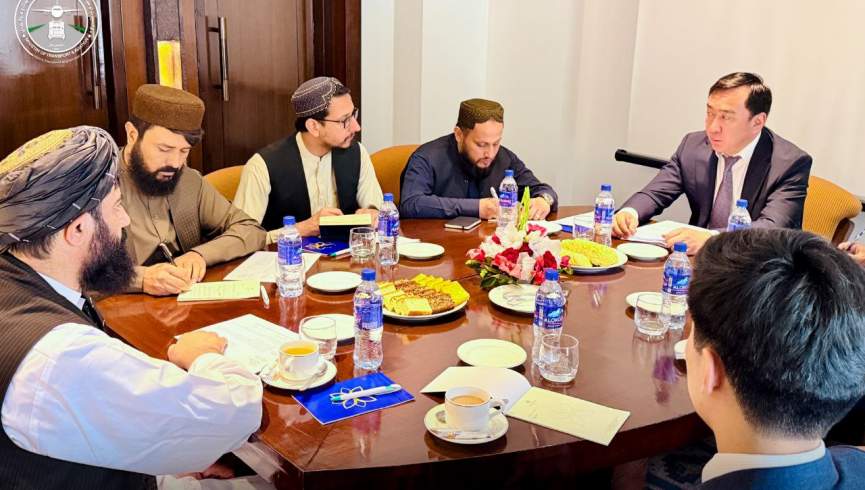 مقامات طالبان و قزاقستان در مورد گسترش روابط ترانسپورتی گفتگو کردند
