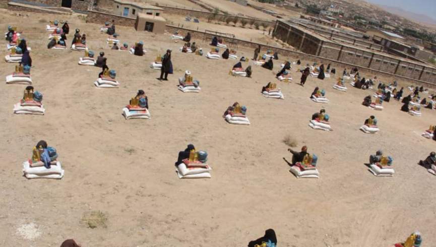 په غور کې له ۱۲۰ څخه زیاتو اړمنو کورنیو ته د خوراکي توکو ویش
